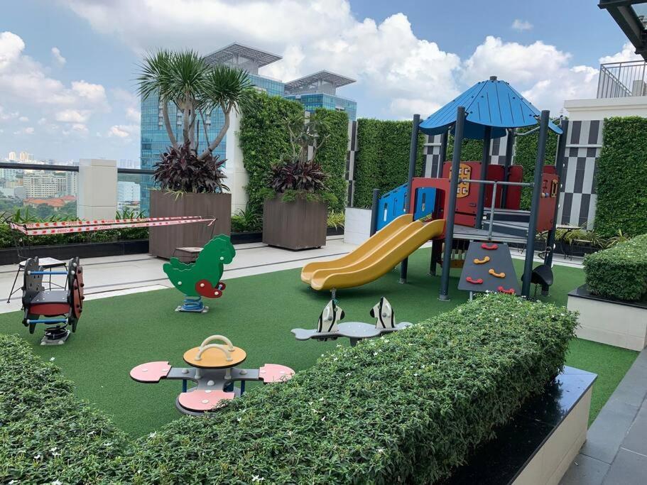 The Rixx Downtown Apartment@D1/Pool/Gym/Operahouse Ho Chi Minh City Exterior photo
